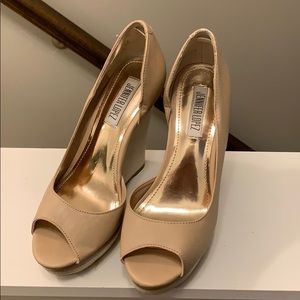 Jennifer Lopez Tan Wedges